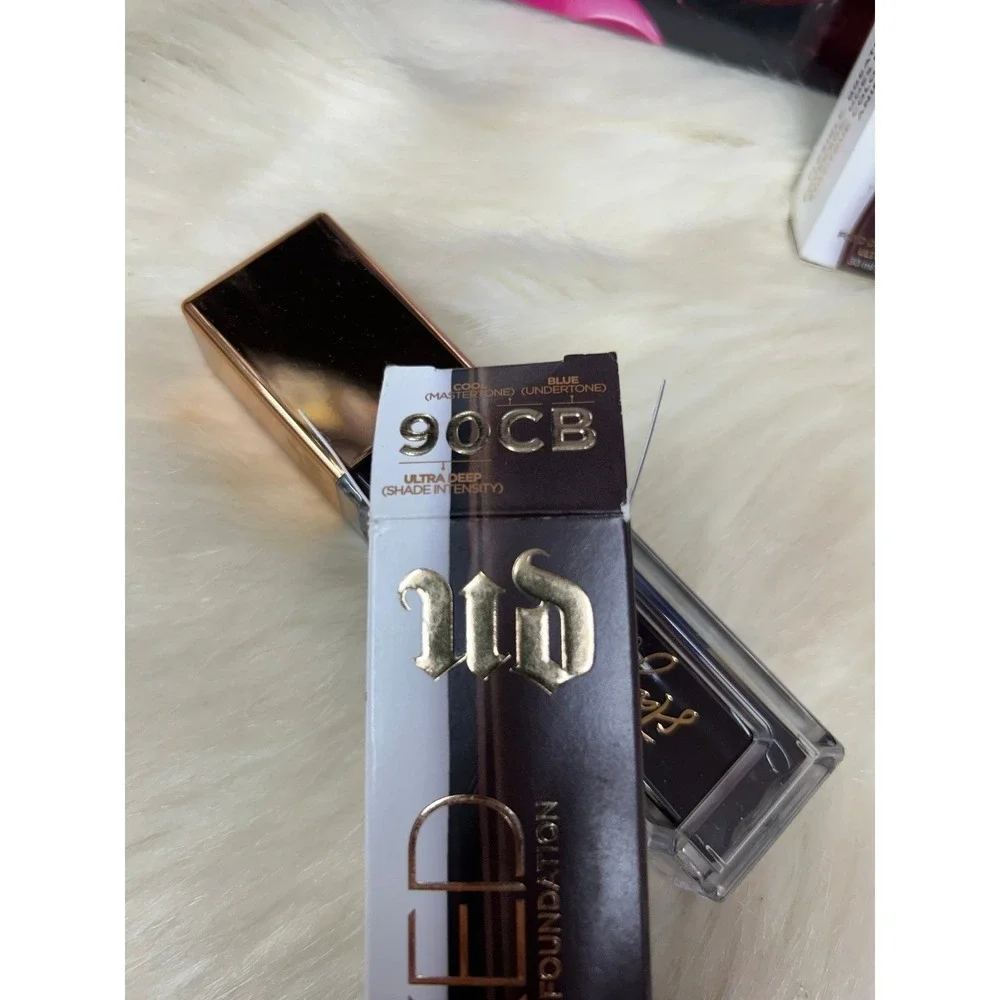 Urban Decay weightless foundation 90cb